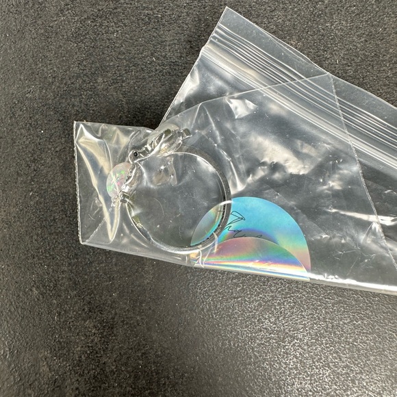 Beautiful Ring - Picture 2 of 2